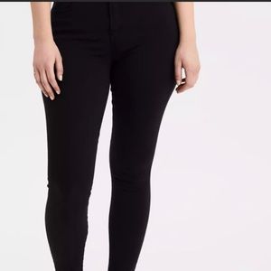 EUC American Eagle black curvy high rise jegging